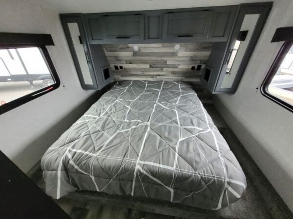 2023-Crossroads-Volante-VL240RL-Fifth-Wheel-Stock-E5554-on-sale-at-Poulsbo-RV-5.jpg 2023 Crossroads Volante VL240RL