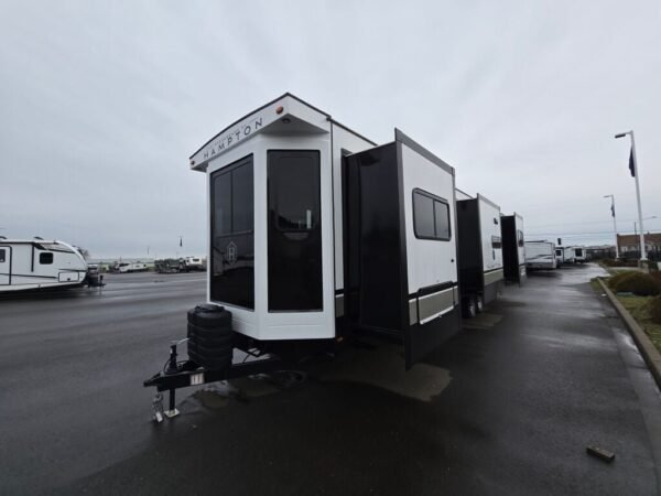 2024-Crossroads-Hampton-378DBB-Destination-Trailer-Stock-CC5004-on-sale-at-Poulsbo-RV-1.jpg 2024 Crossroads Hampton 378DBB