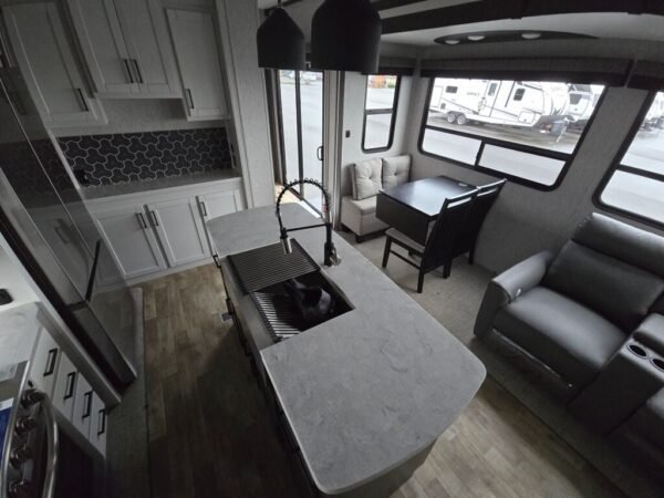 2024-Crossroads-Hampton-378DBB-Destination-Trailer-Stock-CC5004-on-sale-at-Poulsbo-RV-6.jpg 2024 Crossroads Hampton 378DBB