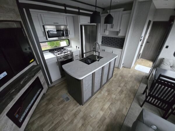 2024-Crossroads-Hampton-378DBB-Destination-Trailer-Stock-CC5004-on-sale-at-Poulsbo-RV-7.jpg 2024 Crossroads Hampton 378DBB