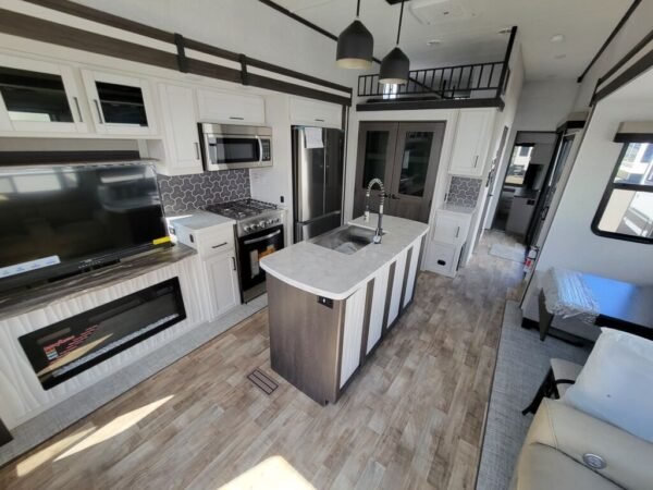 2024-Crossroads-Hampton-HP375DBL-Destination-Trailer-Stock-M3467-on-sale-at-Poulsbo-RV-12.jpg 2024 Crossroads Hampton HP375DBL
