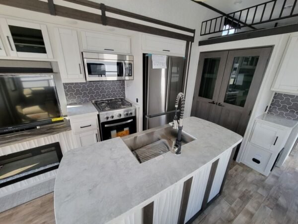 2024-Crossroads-Hampton-HP375DBL-Destination-Trailer-Stock-M3467-on-sale-at-Poulsbo-RV-13.jpg 2024 Crossroads Hampton HP375DBL
