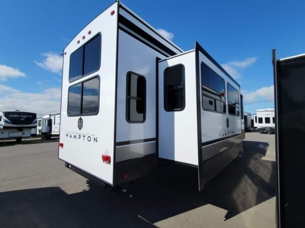2024-Crossroads-Hampton-HP375DBL-Destination-Trailer-Stock-M3467-on-sale-at-Poulsbo-RV-3.jpg 2024 Crossroads Hampton HP375DBL