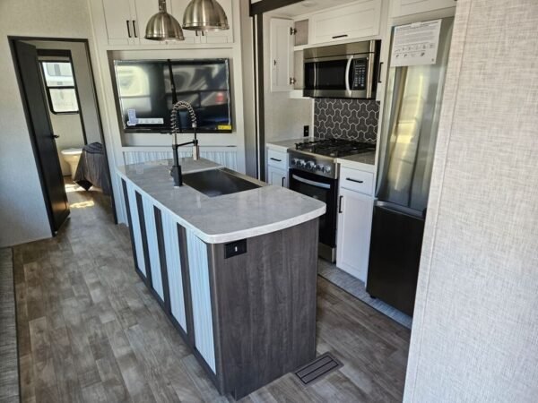 2024-Crossroads-Hampton-HP378DBB-Travel-Trailer-Stock-E5781-on-sale-at-Poulsbo-RV-10.jpg 2024 Crossroads Hampton HP378DBB
