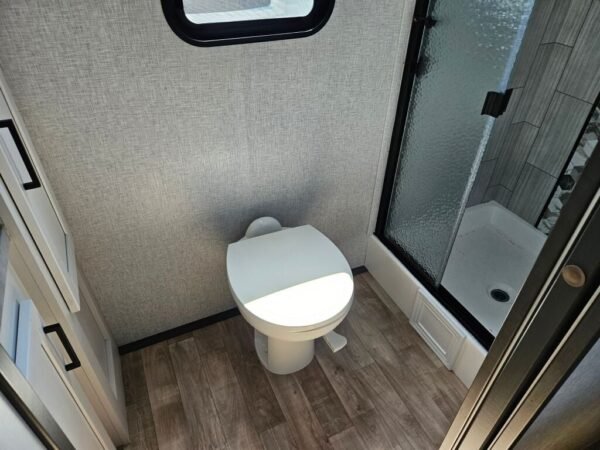 2024-Crossroads-Hampton-HP378DBB-Travel-Trailer-Stock-E5781-on-sale-at-Poulsbo-RV-6.jpg 2024 Crossroads Hampton HP378DBB