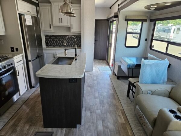 2024-Crossroads-Hampton-HP378DBB-Travel-Trailer-Stock-E5781-on-sale-at-Poulsbo-RV-7.jpg 2024 Crossroads Hampton HP378DBB