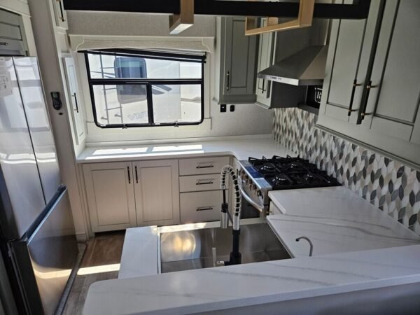 2024-Crossroads-Redwood-RW4001LK-Fifth-Wheel-Stock-E5782-on-sale-at-Poulsbo-RV-5.jpg 2024 Crossroads Redwood RW4001LK
