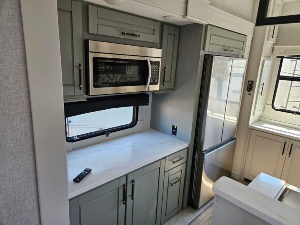 2024-Crossroads-Redwood-RW4001LK-Fifth-Wheel-Stock-E5782-on-sale-at-Poulsbo-RV-6.jpg 2024 Crossroads Redwood RW4001LK