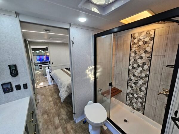 2024-Crossroads-Redwood-RW4150RD-Fifth-Wheel-Stock-K5986-on-sale-at-Poulsbo-RV-21.jpg 2024 Crossroads Redwood RW4150RD