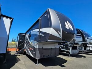 2024 Crossroads Redwood RW4150RD