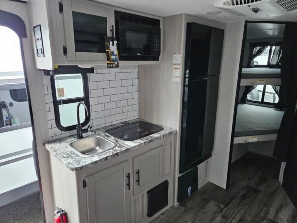 2024-Crossroads-Sunset-Trail-Super-Lite-SS188BH-Travel-Trailer-Stock-E5721-on-sale-at-Poulsbo-RV-11.jpg 2024 Crossroads Sunset Trail Super Lite SS188BH