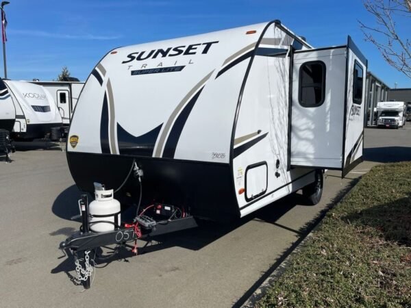 2024-Crossroads-Sunset-Trail-Super-Lite-SS188BH-Travel-Trailer-Stock-K5943-on-sale-at-Poulsbo-RV-1.jpg 2024 Crossroads Sunset Trail Super Lite SS188BH