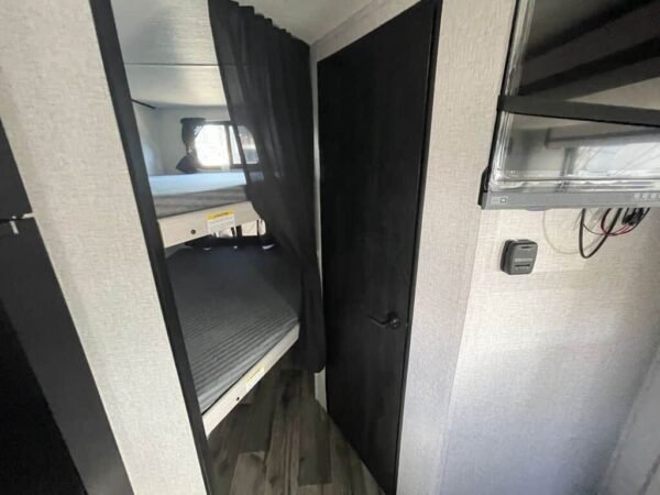 2024-Crossroads-Sunset-Trail-Super-Lite-SS188BH-Travel-Trailer-Stock-K5943-on-sale-at-Poulsbo-RV-12.jpg 2024 Crossroads Sunset Trail Super Lite SS188BH