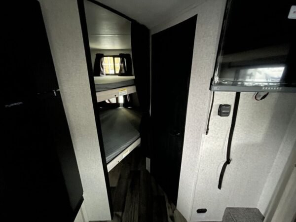2024-Crossroads-Sunset-Trail-Super-Lite-SS188BH-Travel-Trailer-Stock-S583-on-sale-at-Poulsbo-RV-12.jpg 2024 Crossroads Sunset Trail Super Lite SS188BH
