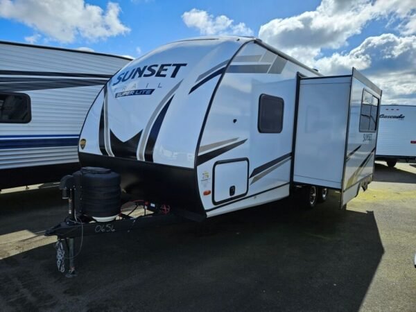 2024-Crossroads-Sunset-Trail-Super-Lite-SS212RB-Travel-Trailer-Stock-E5722-on-sale-at-Poulsbo-RV-1.jpg 2024 Crossroads Sunset Trail Super Lite SS212RB