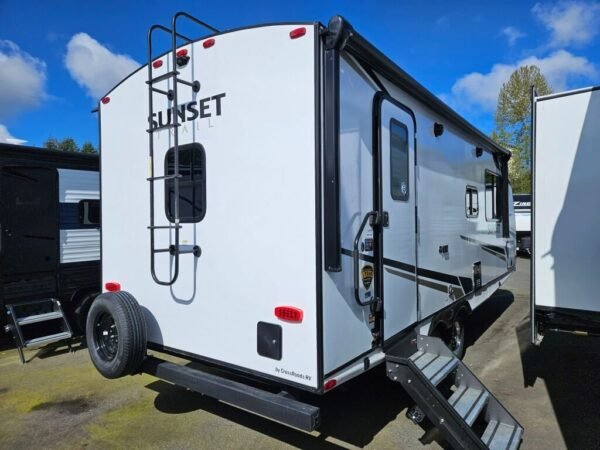 2024-Crossroads-Sunset-Trail-Super-Lite-SS212RB-Travel-Trailer-Stock-E5722-on-sale-at-Poulsbo-RV-3.jpg 2024 Crossroads Sunset Trail Super Lite SS212RB