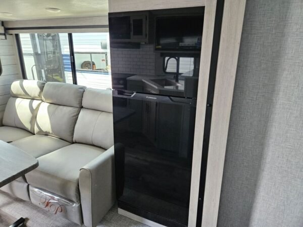 2024-Crossroads-Sunset-Trail-Super-Lite-SS212RB-Travel-Trailer-Stock-E5722-on-sale-at-Poulsbo-RV-6.jpg 2024 Crossroads Sunset Trail Super Lite SS212RB