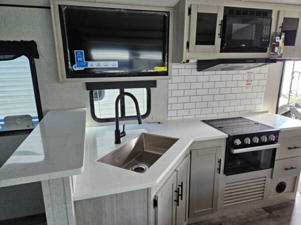 2024-Crossroads-Sunset-Trail-Super-Lite-SS212RB-Travel-Trailer-Stock-E5722-on-sale-at-Poulsbo-RV-8.jpg 2024 Crossroads Sunset Trail Super Lite SS212RB
