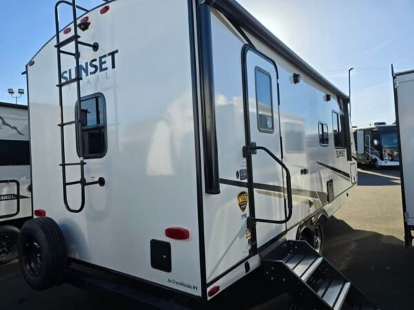 2024-Crossroads-Sunset-Trail-Super-Lite-SS212RB-Travel-Trailer-Stock-K5944-on-sale-at-Poulsbo-RV-3.jpg 2024 Crossroads Sunset Trail Super Lite SS212RB