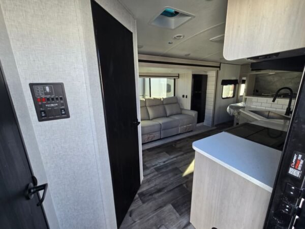 2024-Crossroads-Sunset-Trail-Super-Lite-SS212RB-Travel-Trailer-Stock-K5944-on-sale-at-Poulsbo-RV-4.jpg 2024 Crossroads Sunset Trail Super Lite SS212RB