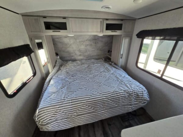 2024-Crossroads-Sunset-Trail-Super-Lite-SS212RB-Travel-Trailer-Stock-K5944-on-sale-at-Poulsbo-RV-6.jpg 2024 Crossroads Sunset Trail Super Lite SS212RB