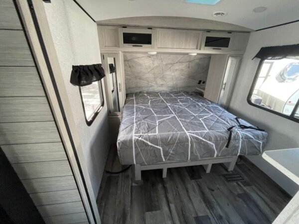 2024-Crossroads-Sunset-Trail-Super-Lite-SS212RB-Travel-Trailer-Stock-S584-on-sale-at-Poulsbo-RV-10.jpg 2024 Crossroads Sunset Trail Super Lite SS212RB