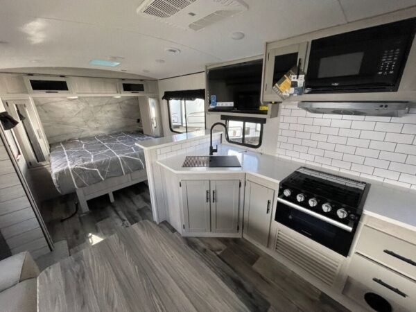 2024-Crossroads-Sunset-Trail-Super-Lite-SS212RB-Travel-Trailer-Stock-S584-on-sale-at-Poulsbo-RV-17.jpg 2024 Crossroads Sunset Trail Super Lite SS212RB