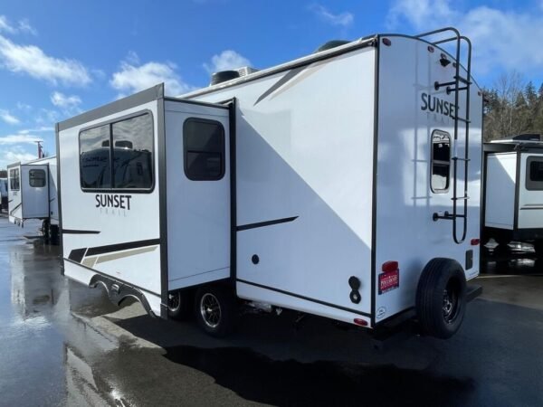 2024-Crossroads-Sunset-Trail-Super-Lite-SS212RB-Travel-Trailer-Stock-S584-on-sale-at-Poulsbo-RV-2.jpg 2024 Crossroads Sunset Trail Super Lite SS212RB