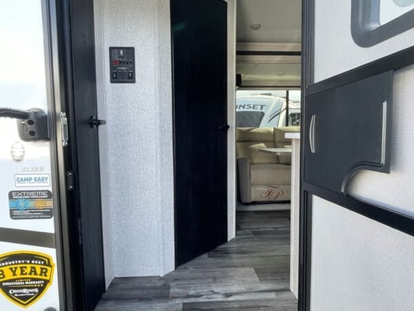 2024-Crossroads-Sunset-Trail-Super-Lite-SS212RB-Travel-Trailer-Stock-S584-on-sale-at-Poulsbo-RV-4.jpg 2024 Crossroads Sunset Trail Super Lite SS212RB