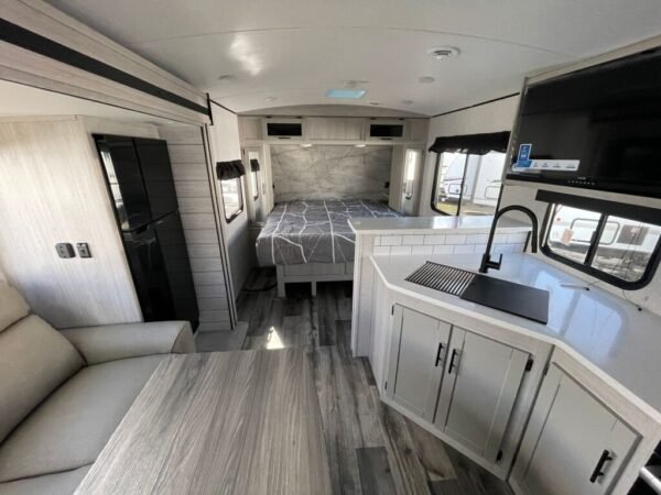 2024-Crossroads-Sunset-Trail-Super-Lite-SS212RB-Travel-Trailer-Stock-S584-on-sale-at-Poulsbo-RV-6.jpg 2024 Crossroads Sunset Trail Super Lite SS212RB