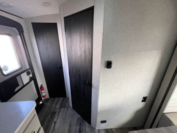 2024-Crossroads-Sunset-Trail-Super-Lite-SS212RB-Travel-Trailer-Stock-S584-on-sale-at-Poulsbo-RV-8.jpg 2024 Crossroads Sunset Trail Super Lite SS212RB