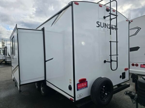 2024-Crossroads-Sunset-Trail-Super-Lite-SS222RB-Travel-Trailer-Stock-F1246-on-sale-at-Poulsbo-RV-2.jpg 2024 Crossroads Sunset Trail Super Lite SS222RB