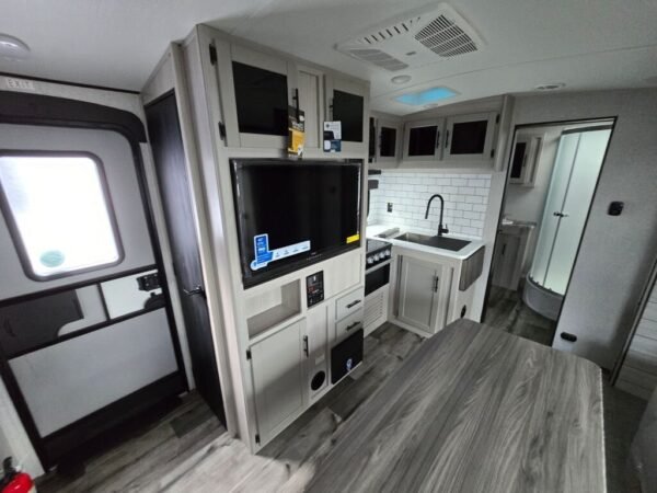 2024-Crossroads-Sunset-Trail-Super-Lite-SS222RB-Travel-Trailer-Stock-F1246-on-sale-at-Poulsbo-RV-9.jpg 2024 Crossroads Sunset Trail Super Lite SS222RB