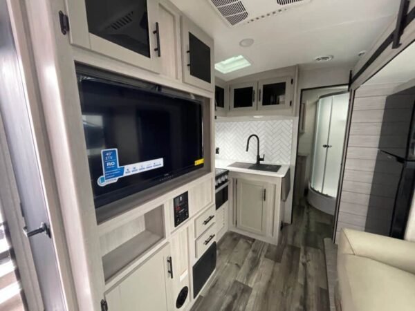 2024-Crossroads-Sunset-Trail-Super-Lite-SS222RB-Travel-Trailer-Stock-K5992-on-sale-at-Poulsbo-RV-6.jpg 2024 Crossroads Sunset Trail Super Lite SS222RB