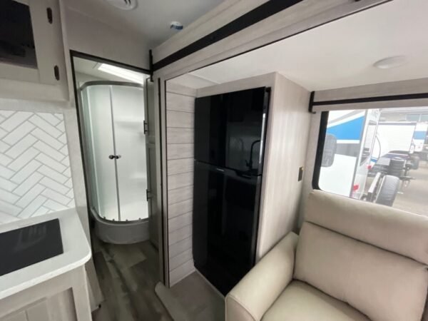 2024-Crossroads-Sunset-Trail-Super-Lite-SS222RB-Travel-Trailer-Stock-K5992-on-sale-at-Poulsbo-RV-8.jpg 2024 Crossroads Sunset Trail Super Lite SS222RB