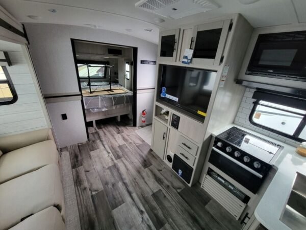 2024-Crossroads-Sunset-Trail-Super-Lite-SS222RB-Travel-Trailer-Stock-M3423-on-sale-at-Poulsbo-RV-6.jpg 2024 Crossroads Sunset Trail Super Lite SS222RB