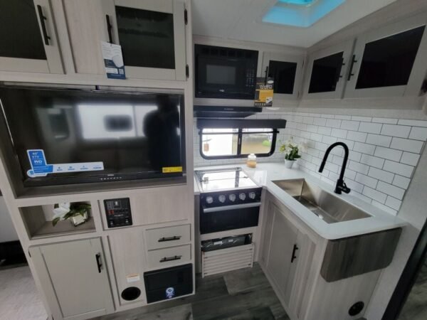 2024-Crossroads-Sunset-Trail-Super-Lite-SS222RB-Travel-Trailer-Stock-M3423-on-sale-at-Poulsbo-RV-9.jpg 2024 Crossroads Sunset Trail Super Lite SS222RB