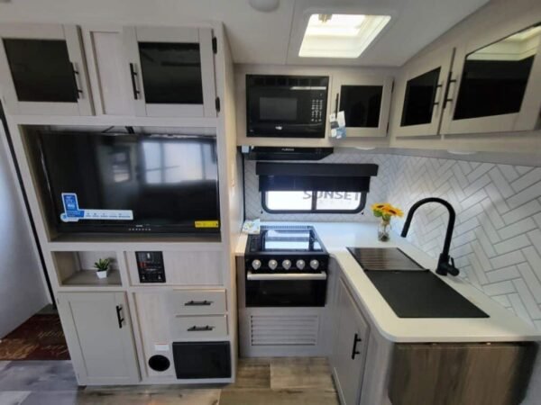 2024-Crossroads-Sunset-Trail-Super-Lite-SS222RB-Travel-Trailer-Stock-M3475-on-sale-at-Poulsbo-RV-12.jpg 2024 Crossroads Sunset Trail Super Lite SS222RB