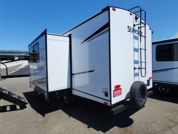 2024-Crossroads-Sunset-Trail-Super-Lite-SS222RB-Travel-Trailer-Stock-M3475-on-sale-at-Poulsbo-RV-2.jpg 2024 Crossroads Sunset Trail Super Lite SS222RB
