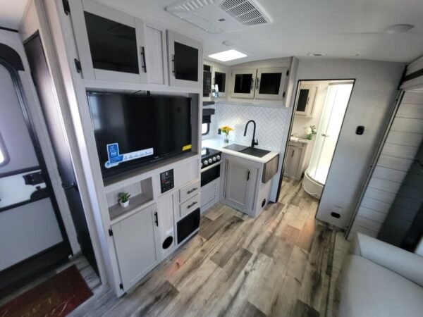 2024-Crossroads-Sunset-Trail-Super-Lite-SS222RB-Travel-Trailer-Stock-M3475-on-sale-at-Poulsbo-RV-6.jpg 2024 Crossroads Sunset Trail Super Lite SS222RB