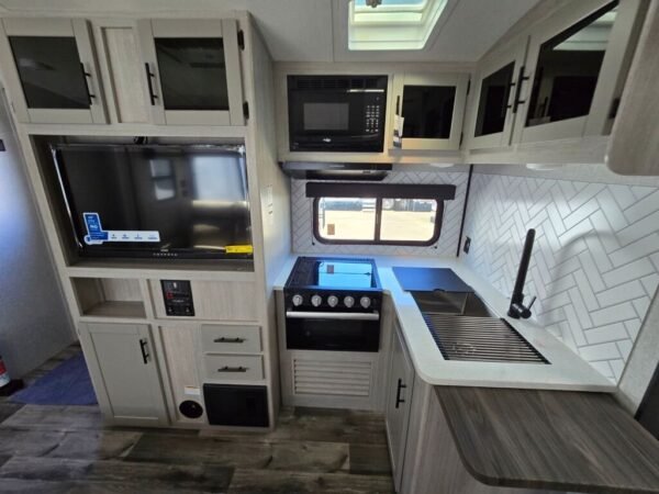 2024-Crossroads-Sunset-Trail-Super-Lite-SS222RB-Travel-Trailer-Stock-S647-on-sale-at-Poulsbo-RV-13.jpg 2024 Crossroads Sunset Trail Super Lite SS222RB