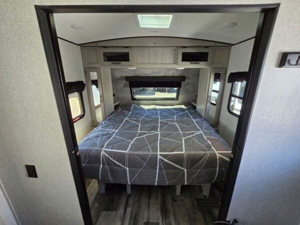 2024-Crossroads-Sunset-Trail-Super-Lite-SS222RB-Travel-Trailer-Stock-S647-on-sale-at-Poulsbo-RV-6.jpg 2024 Crossroads Sunset Trail Super Lite SS222RB