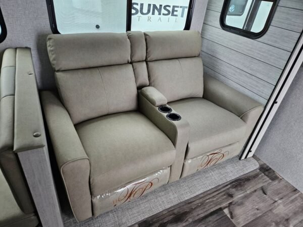 2024-Crossroads-Sunset-Trail-Super-Lite-SS253RB-Travel-Trailer-Stock-E5724-on-sale-at-Poulsbo-RV-11.jpg 2024 Crossroads Sunset Trail Super Lite SS253RB
