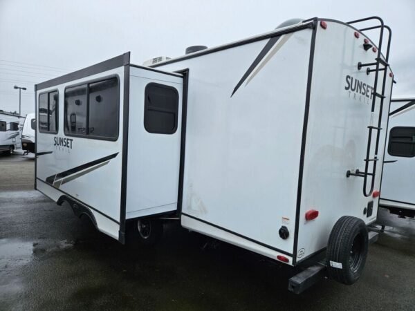 2024-Crossroads-Sunset-Trail-Super-Lite-SS253RB-Travel-Trailer-Stock-E5724-on-sale-at-Poulsbo-RV-2.jpg 2024 Crossroads Sunset Trail Super Lite SS253RB