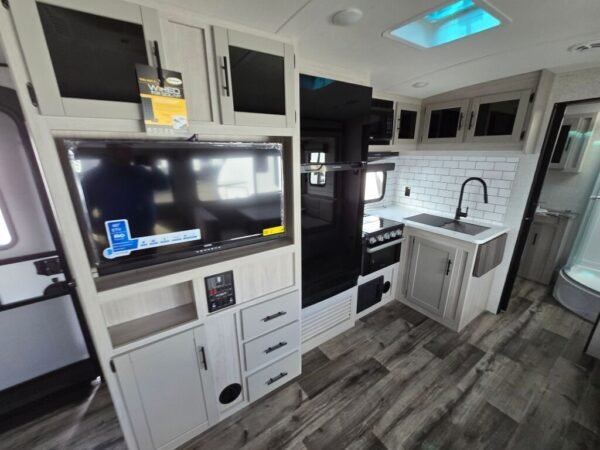 2024-Crossroads-Sunset-Trail-Super-Lite-SS253RB-Travel-Trailer-Stock-F1248-on-sale-at-Poulsbo-RV-8.jpg 2024 Crossroads Sunset Trail Super Lite SS253RB