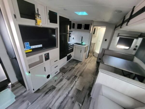 2024-Crossroads-Sunset-Trail-Super-Lite-SS253RB-Travel-Trailer-Stock-M3425-on-sale-at-Poulsbo-RV-5.jpg 2024 Crossroads Sunset Trail Super Lite SS253RB