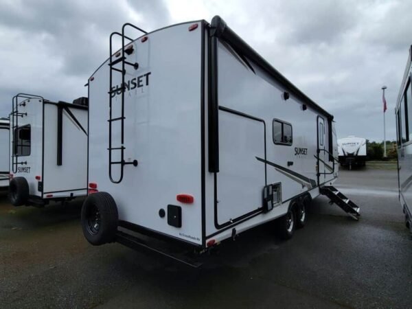 2024-Crossroads-Sunset-Trail-Super-Lite-SS253RB-Travel-Trailer-Stock-M3444-on-sale-at-Poulsbo-RV-3.jpg 2024 Crossroads Sunset Trail Super Lite SS253RB