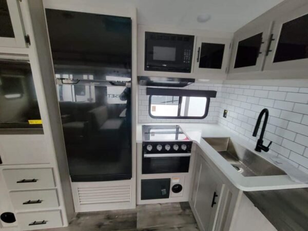 2024-Crossroads-Sunset-Trail-Super-Lite-SS253RB-Travel-Trailer-Stock-M3444-on-sale-at-Poulsbo-RV-8.jpg 2024 Crossroads Sunset Trail Super Lite SS253RB