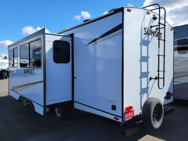2024-Crossroads-Sunset-Trail-Super-Lite-SS253RB-Travel-Trailer-Stock-M3445-on-sale-at-Poulsbo-RV-3.jpg 2024 Crossroads Sunset Trail Super Lite SS253RB