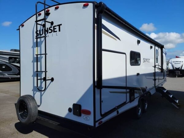 2024-Crossroads-Sunset-Trail-Super-Lite-SS253RB-Travel-Trailer-Stock-M3445-on-sale-at-Poulsbo-RV-4.jpg 2024 Crossroads Sunset Trail Super Lite SS253RB
